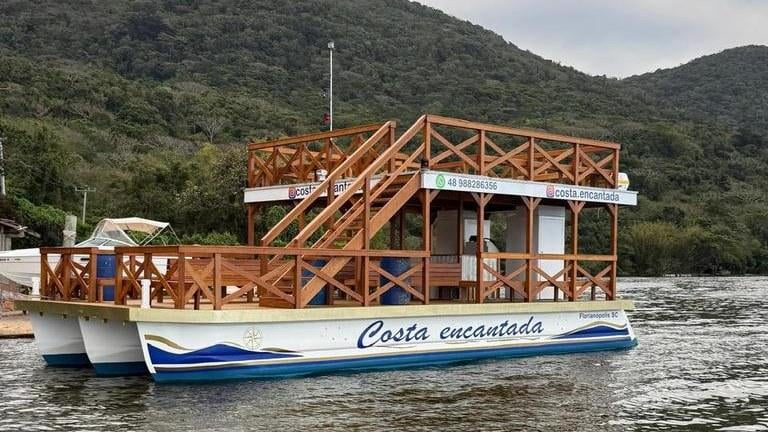 Catamarán en la Lagoa da Conceição